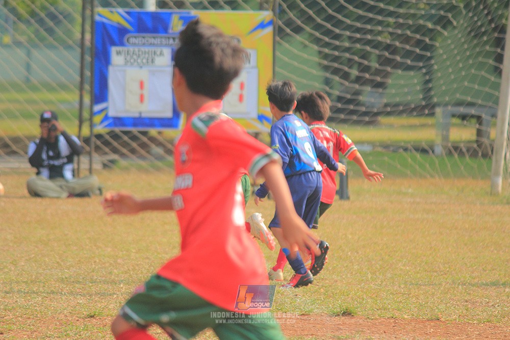 ijlu9 plate 050726 wiradhika soccer vs brazillian ss senayan