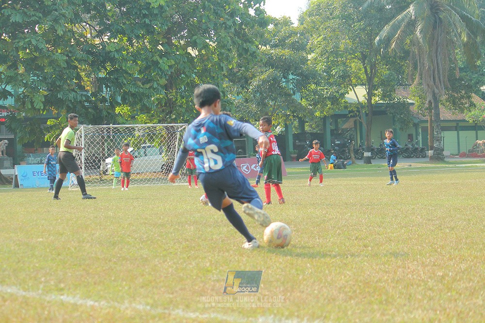ijlu9 plate 050726 wiradhika soccer vs brazillian ss senayan