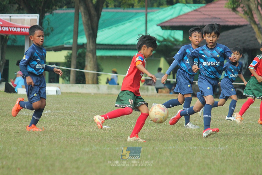 ijlu9 plate 050726 wiradhika soccer vs brazillian ss senayan