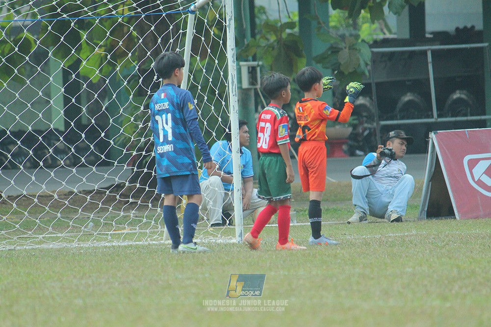 ijlu9 plate 050726 wiradhika soccer vs brazillian ss senayan