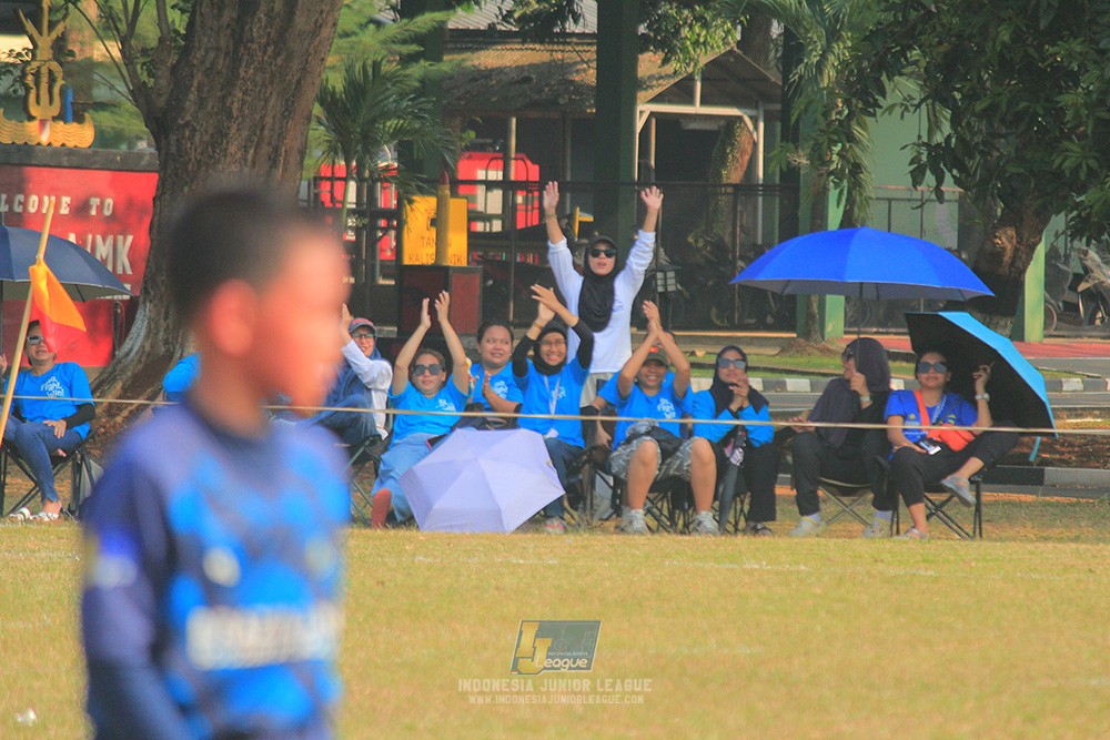 ijlu9 plate 050726 wiradhika soccer vs brazillian ss senayan