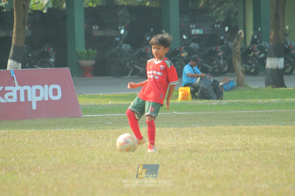 ijlu9 plate 050726 wiradhika soccer vs brazillian ss senayan