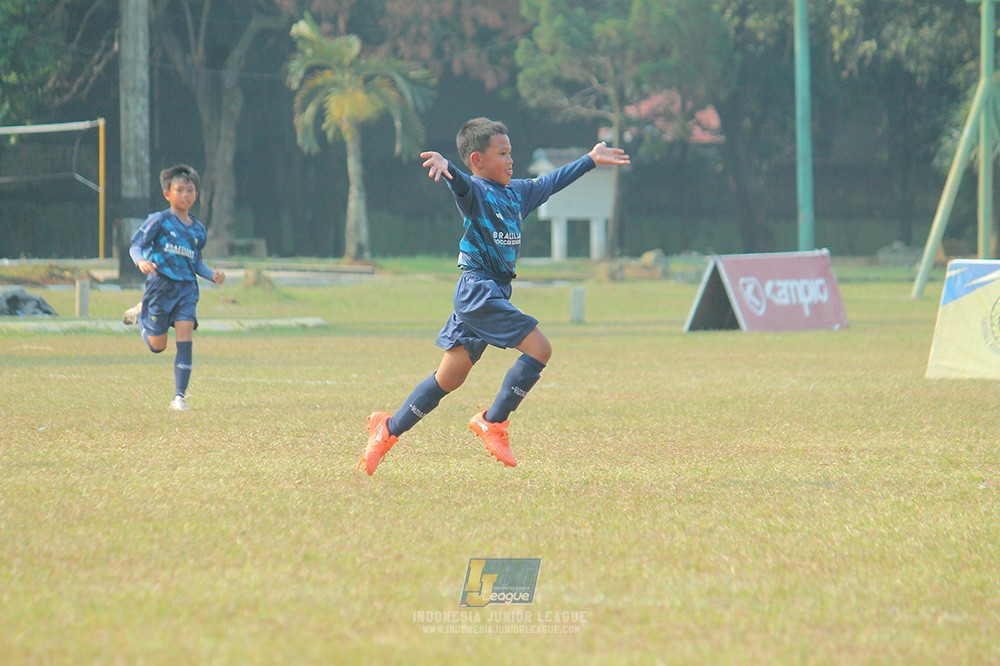 ijlu9 plate 050726 wiradhika soccer vs brazillian ss senayan