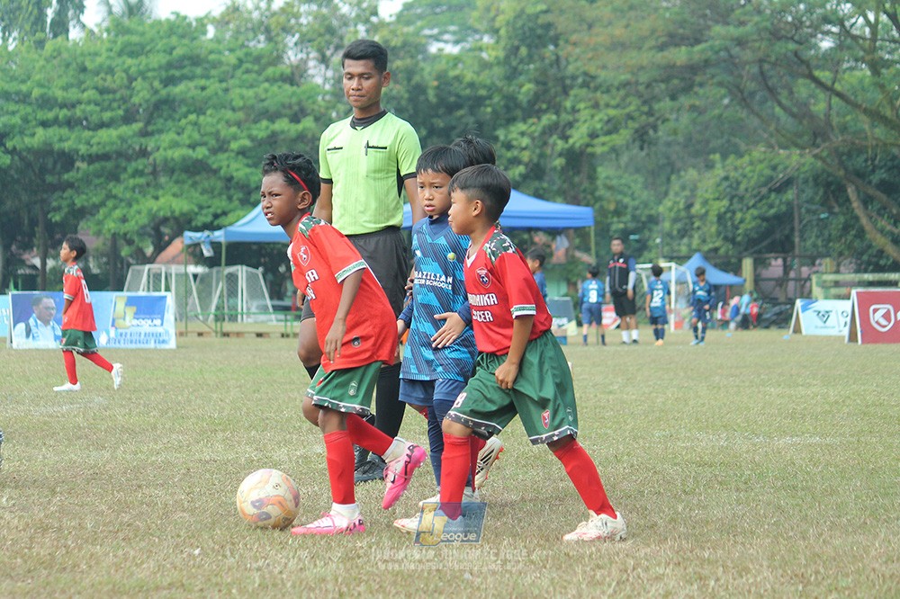 ijlu9 plate 050726 wiradhika soccer vs brazillian ss senayan