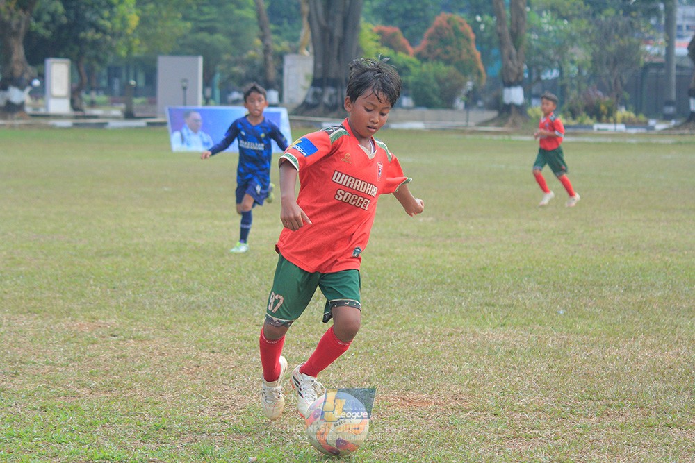 ijlu9 plate 050726 wiradhika soccer vs brazillian ss senayan