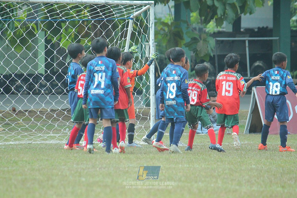 ijlu9 plate 050726 wiradhika soccer vs brazillian ss senayan