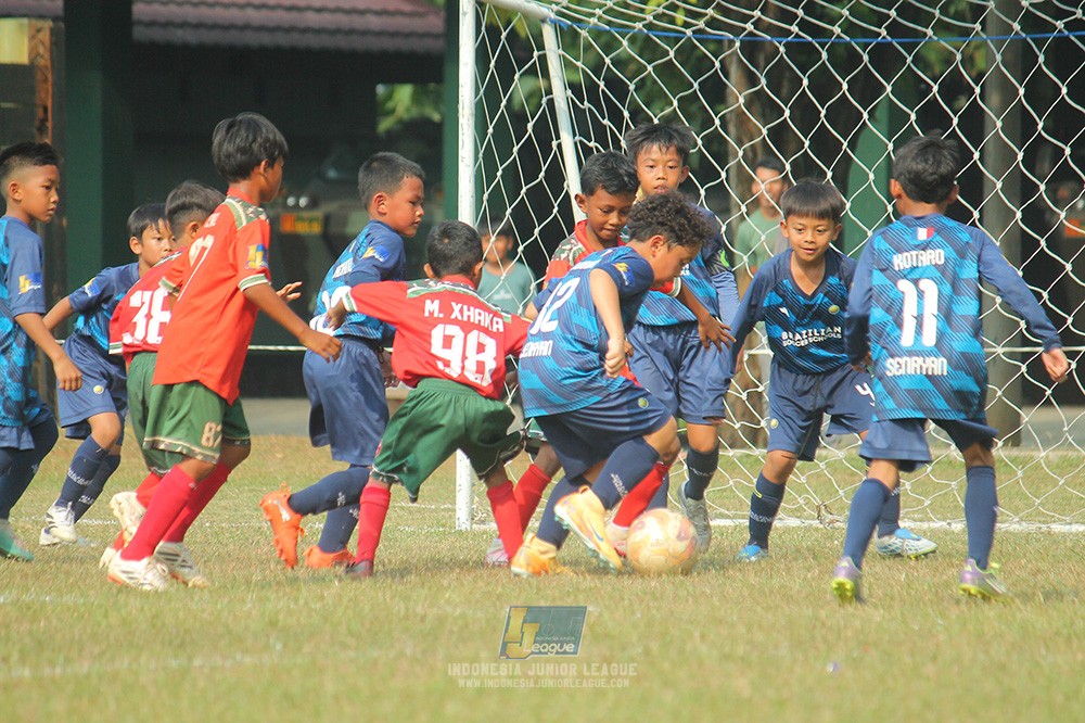 ijlu9 plate 050726 wiradhika soccer vs brazillian ss senayan