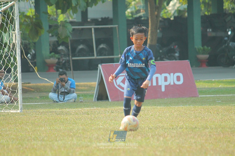 ijlu9 plate 050726 wiradhika soccer vs brazillian ss senayan