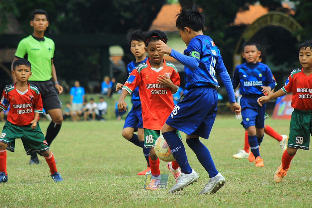 ijlu9 plate 050726 wiradhika soccer vs brazillian ss senayan