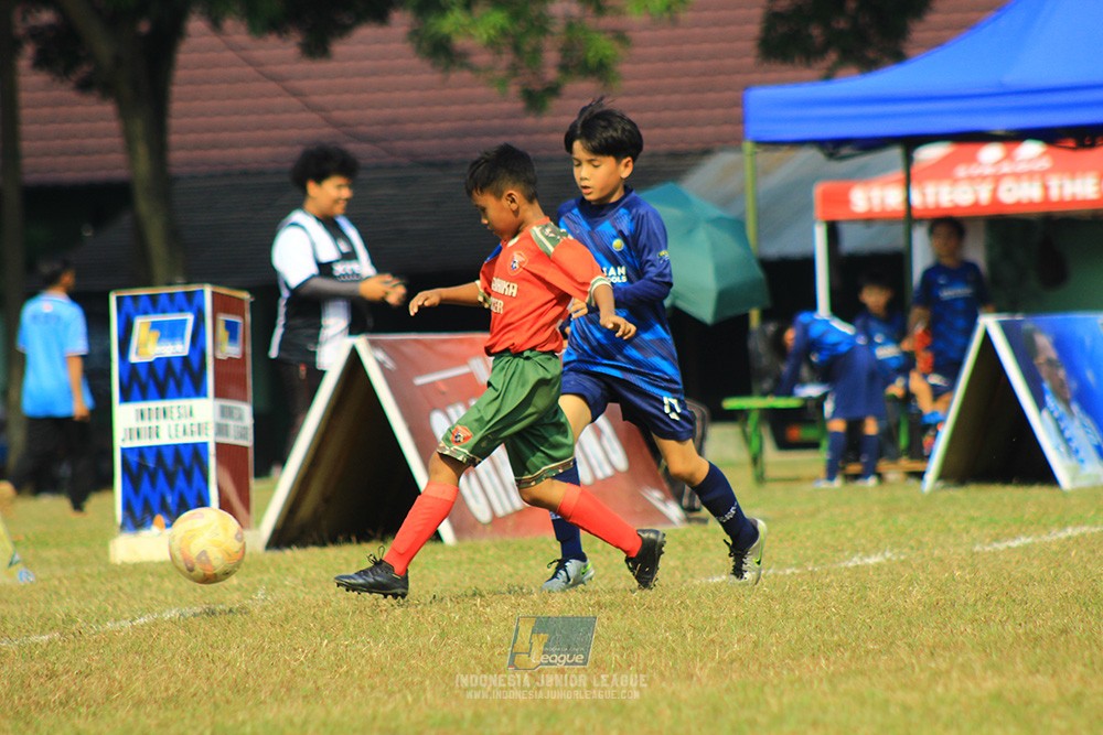 ijlu9 plate 050726 wiradhika soccer vs brazillian ss senayan