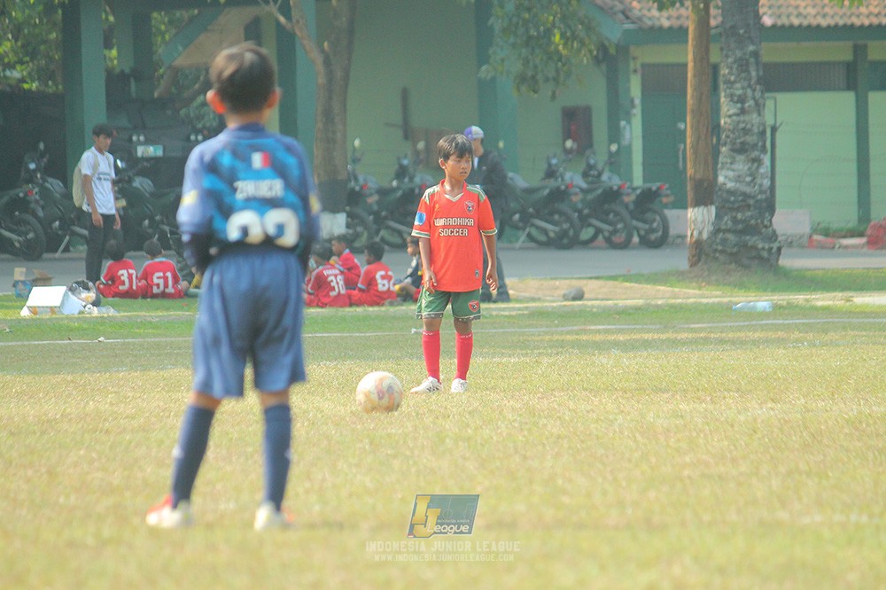 ijlu9 plate 050726 wiradhika soccer vs brazillian ss senayan