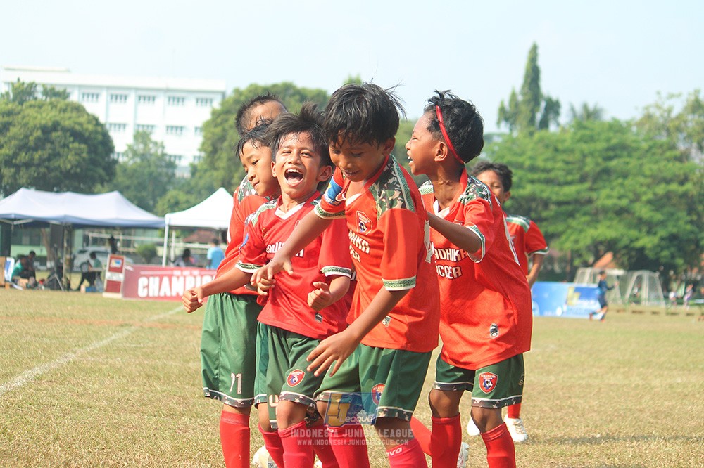 ijlu9 plate 050726 wiradhika soccer vs brazillian ss senayan