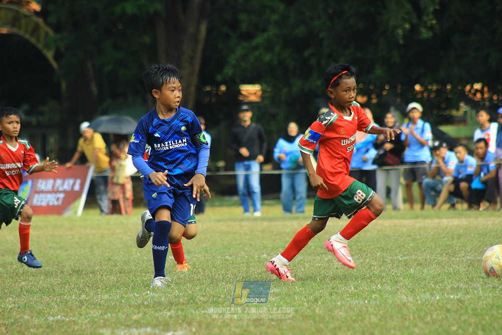 ijlu9 plate 050726 wiradhika soccer vs brazillian ss senayan
