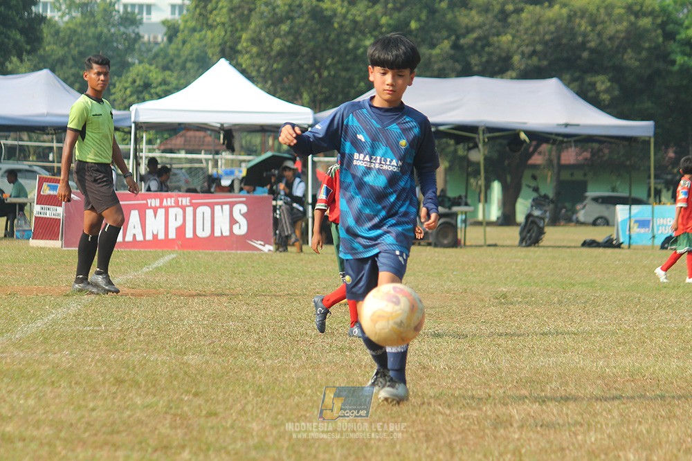 ijlu9 plate 050726 wiradhika soccer vs brazillian ss senayan