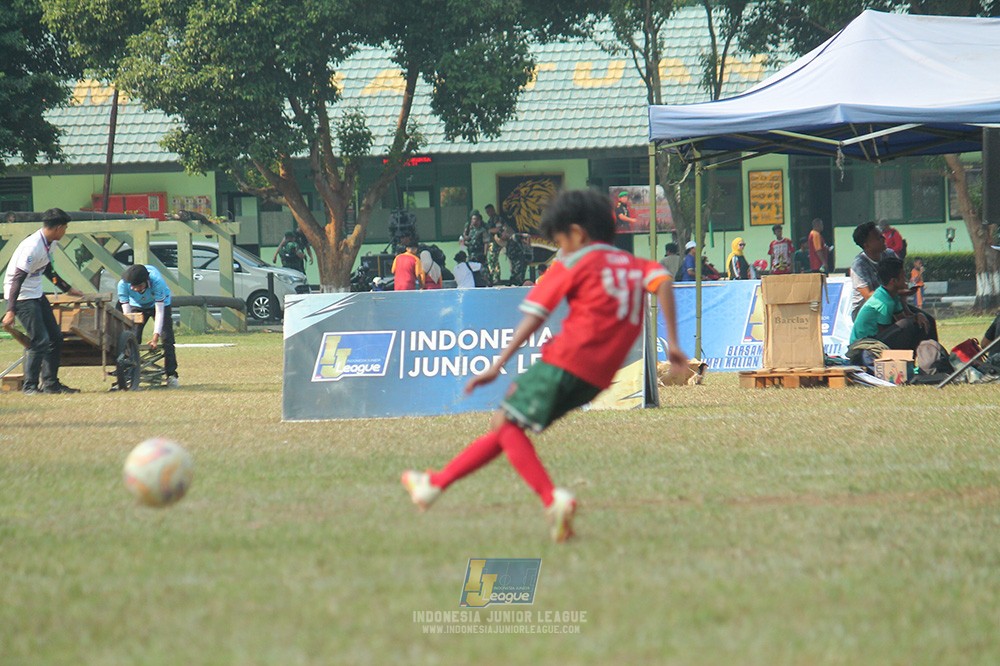 ijlu9 plate 050726 wiradhika soccer vs brazillian ss senayan