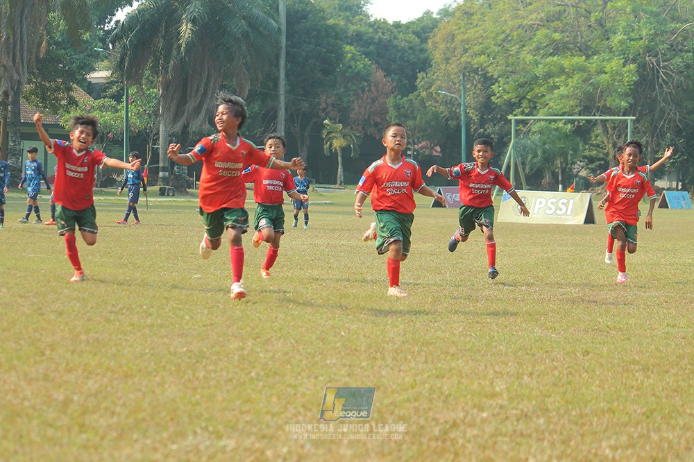 ijlu9 plate 050726 wiradhika soccer vs brazillian ss senayan