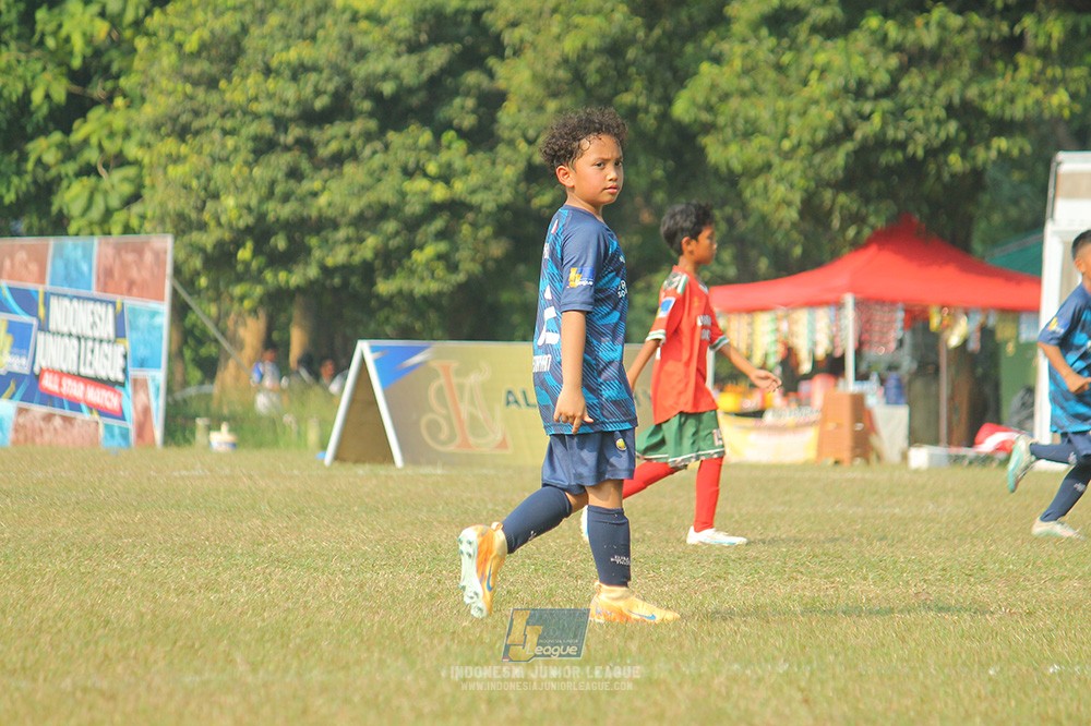 ijlu9 plate 050726 wiradhika soccer vs brazillian ss senayan