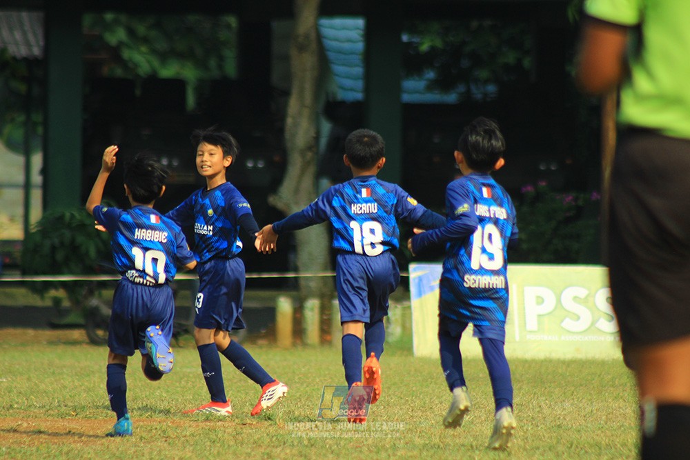 ijlu9 plate 050726 wiradhika soccer vs brazillian ss senayan