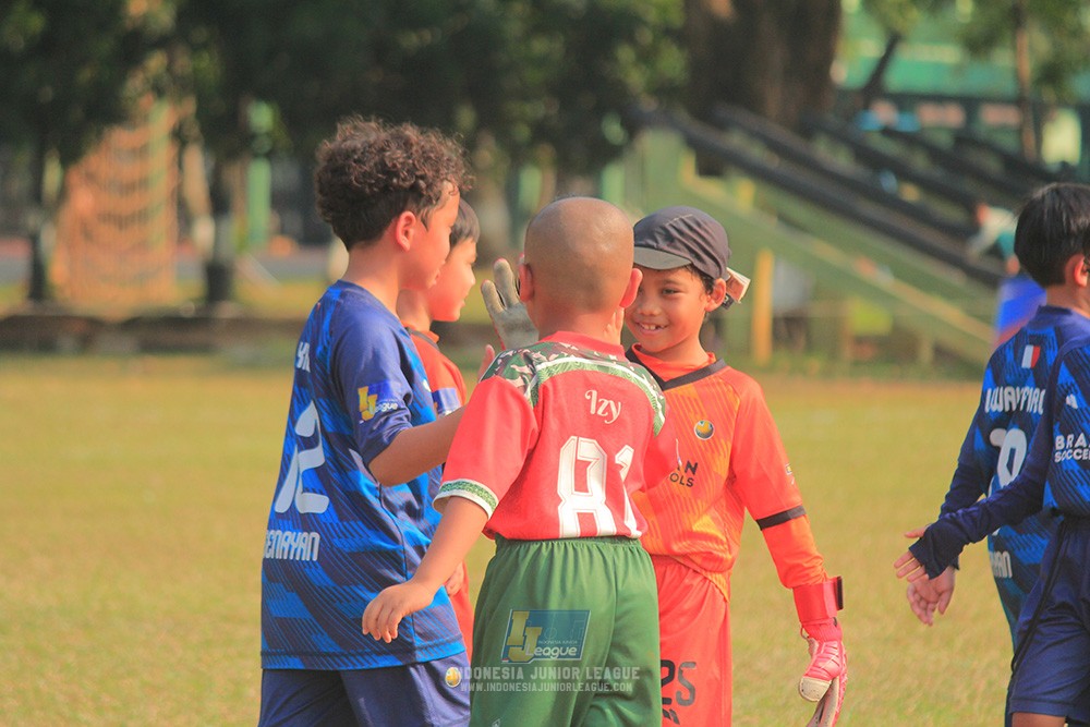 ijlu9 plate 050726 wiradhika soccer vs brazillian ss senayan