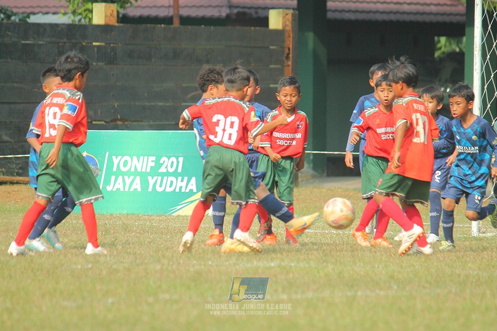 ijlu9 plate 050726 wiradhika soccer vs brazillian ss senayan