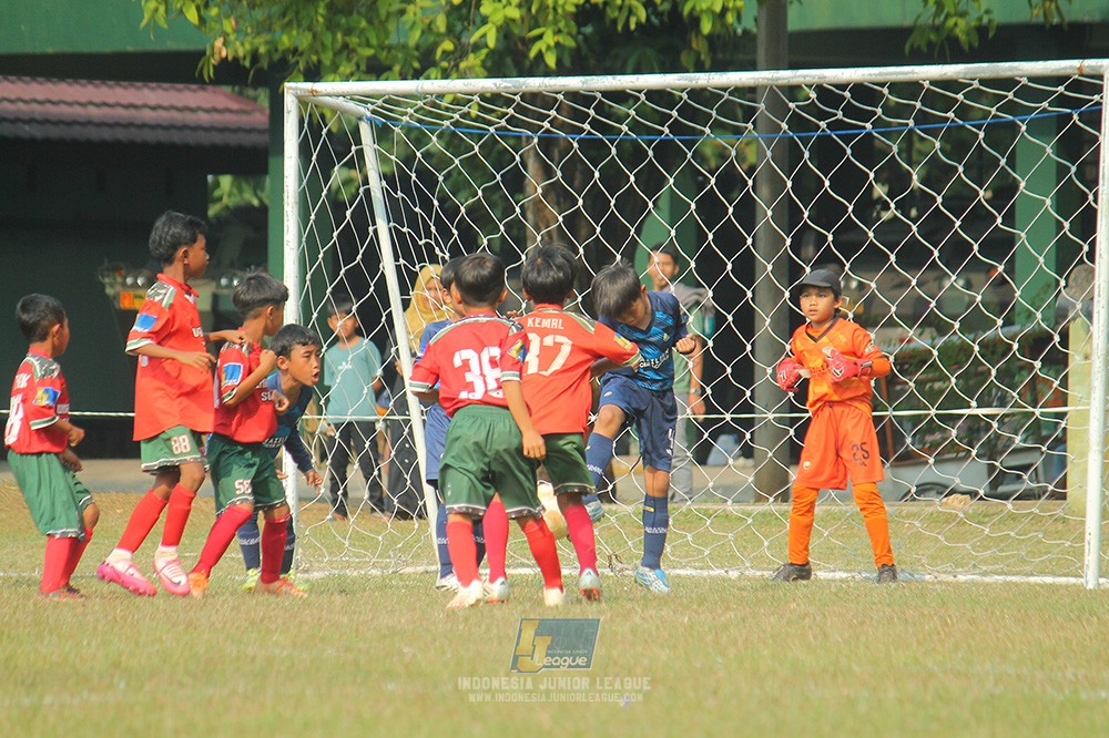 ijlu9 plate 050726 wiradhika soccer vs brazillian ss senayan
