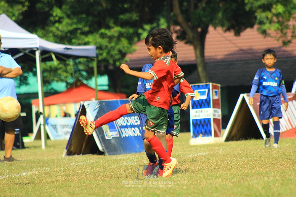 ijlu9 plate 050726 wiradhika soccer vs brazillian ss senayan