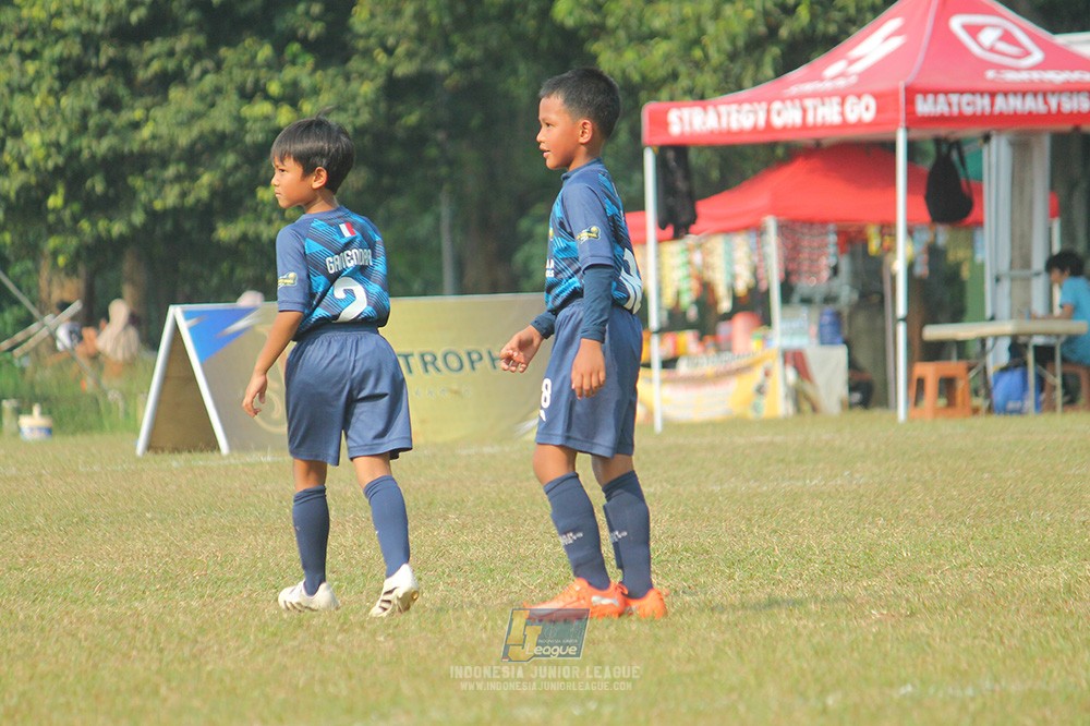 ijlu9 plate 050726 wiradhika soccer vs brazillian ss senayan