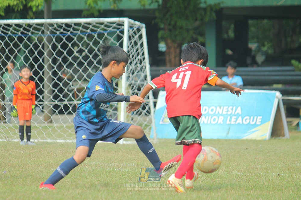 ijlu9 plate 050726 wiradhika soccer vs brazillian ss senayan