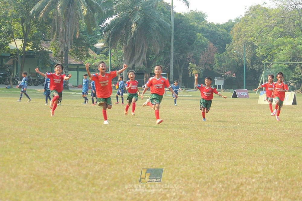 ijlu9 plate 050726 wiradhika soccer vs brazillian ss senayan
