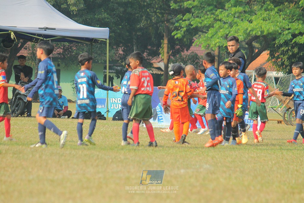 ijlu9 plate 050726 wiradhika soccer vs brazillian ss senayan