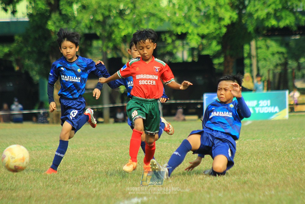 ijlu9 plate 050726 wiradhika soccer vs brazillian ss senayan