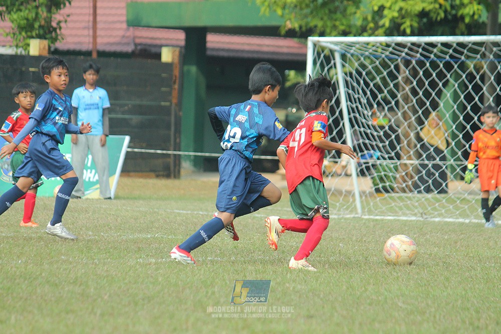 ijlu9 plate 050726 wiradhika soccer vs brazillian ss senayan