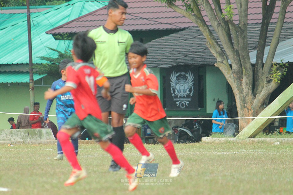 ijlu9 plate 050726 wiradhika soccer vs brazillian ss senayan