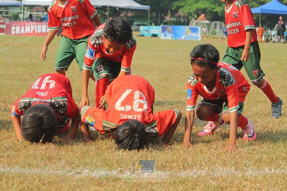 ijlu9 plate 050726 wiradhika soccer vs brazillian ss senayan