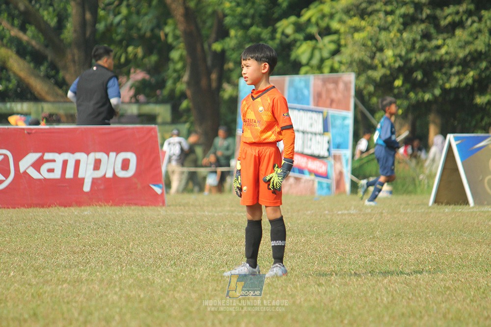 ijlu9 plate 050726 wiradhika soccer vs brazillian ss senayan
