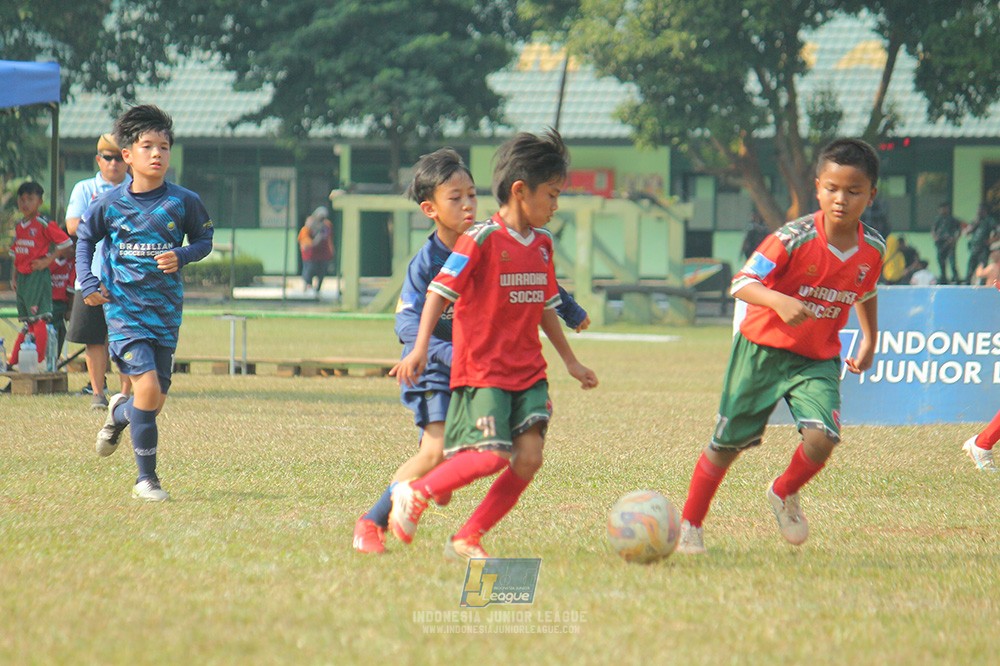 ijlu9 plate 050726 wiradhika soccer vs brazillian ss senayan