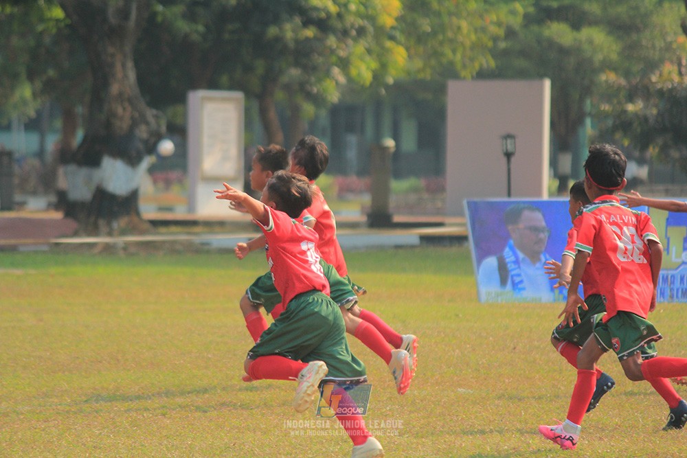 ijlu9 plate 050726 wiradhika soccer vs brazillian ss senayan