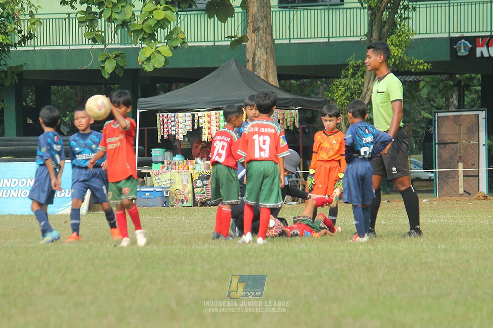 ijlu9 plate 050726 wiradhika soccer vs brazillian ss senayan