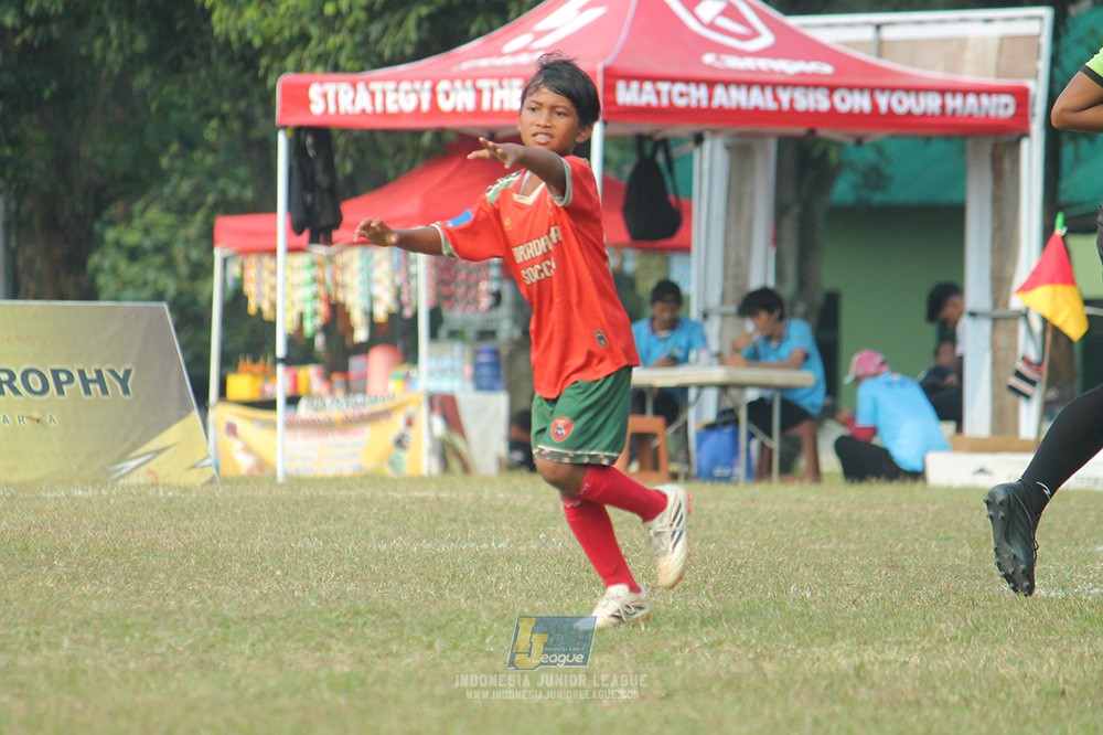 ijlu9 plate 050726 wiradhika soccer vs brazillian ss senayan
