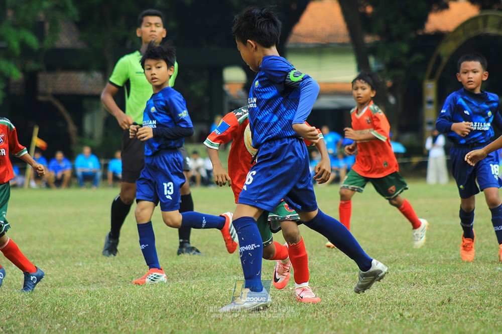 ijlu9 plate 050726 wiradhika soccer vs brazillian ss senayan