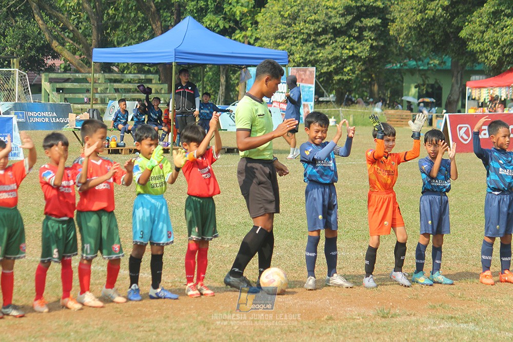 ijlu9 plate 050726 wiradhika soccer vs brazillian ss senayan
