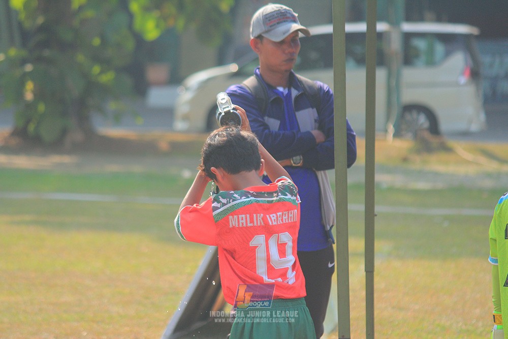 ijlu9 plate 050726 wiradhika soccer vs brazillian ss senayan