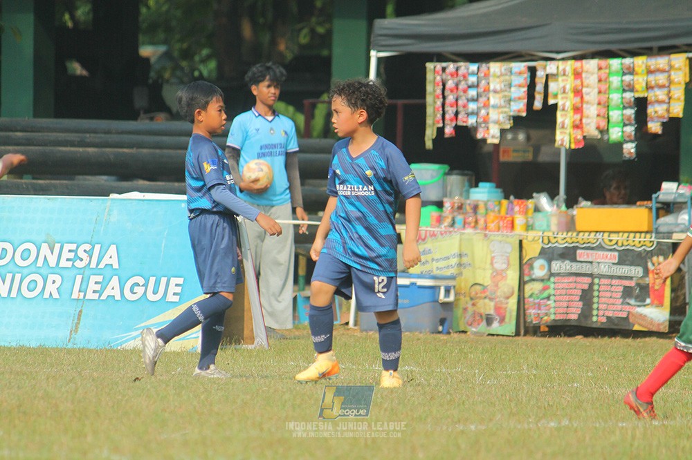ijlu9 plate 050726 wiradhika soccer vs brazillian ss senayan