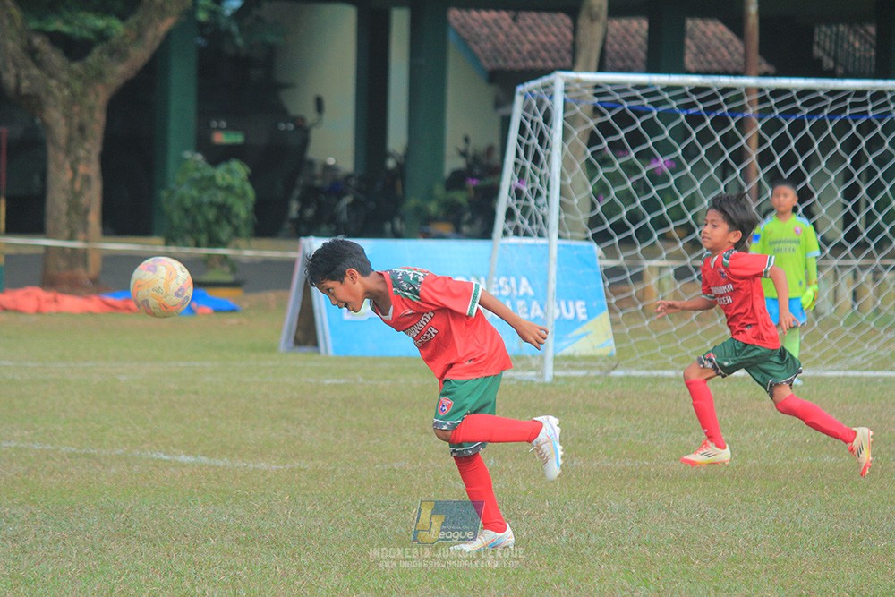 ijlu9 plate 050726 wiradhika soccer vs brazillian ss senayan