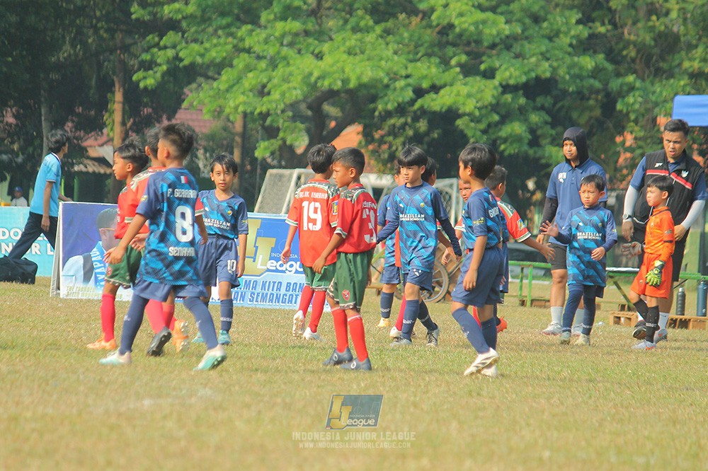 ijlu9 plate 050726 wiradhika soccer vs brazillian ss senayan
