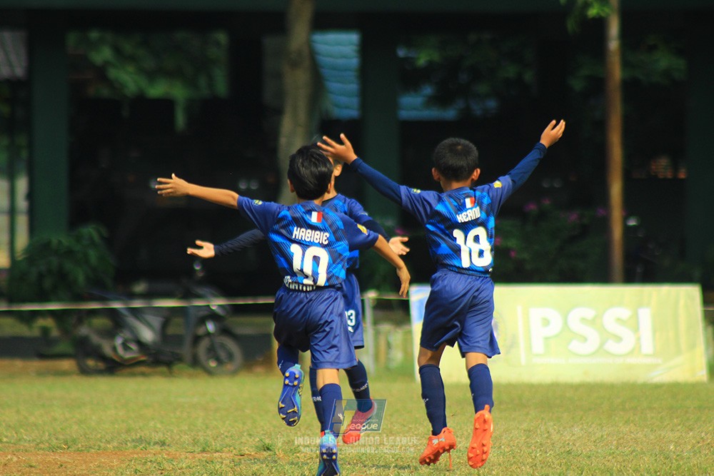 ijlu9 plate 050726 wiradhika soccer vs brazillian ss senayan