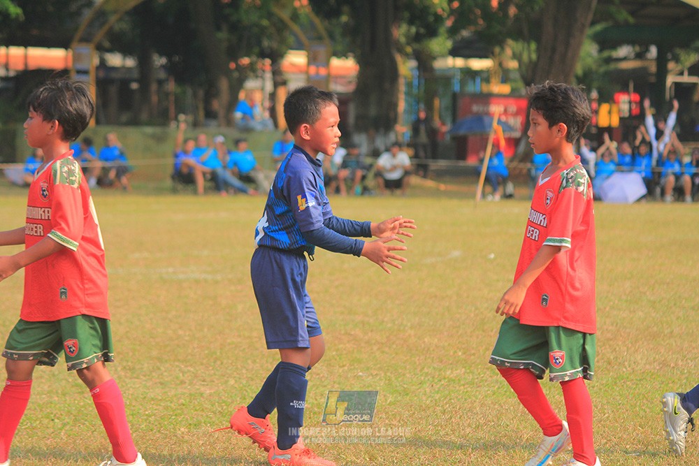 ijlu9 plate 050726 wiradhika soccer vs brazillian ss senayan