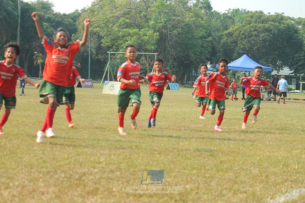 ijlu9 plate 050726 wiradhika soccer vs brazillian ss senayan
