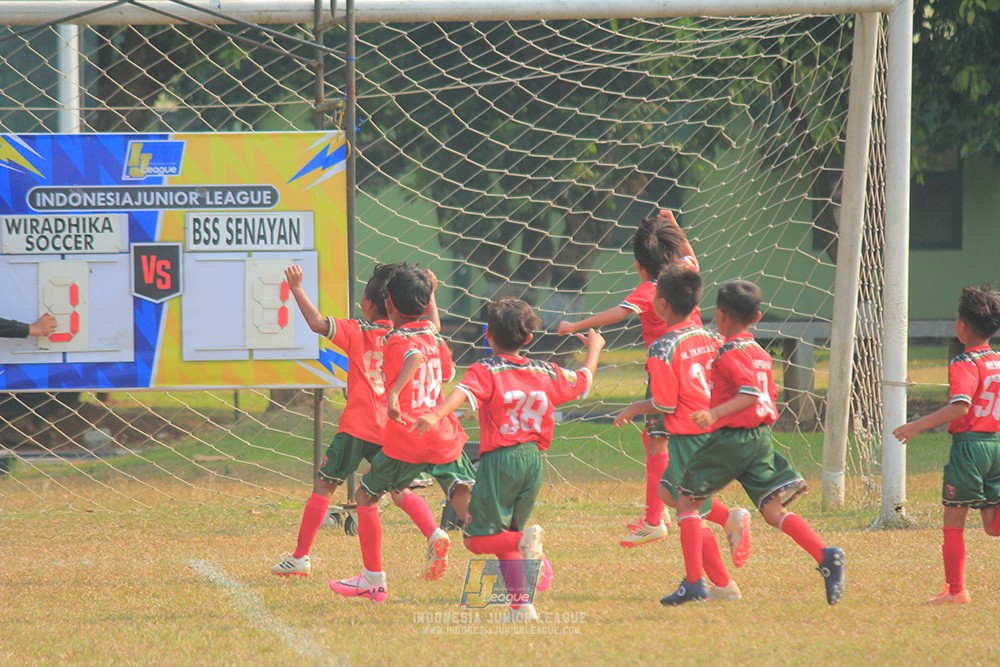 ijlu9 plate 050726 wiradhika soccer vs brazillian ss senayan