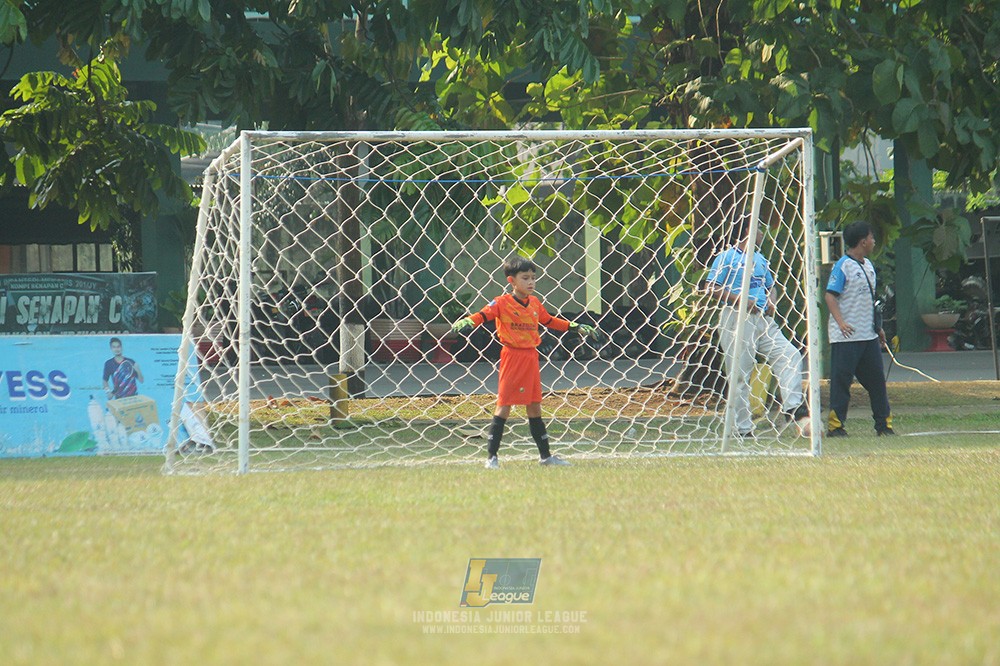 ijlu9 plate 050726 wiradhika soccer vs brazillian ss senayan